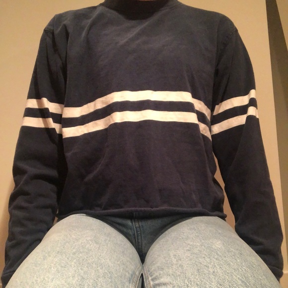 brandy melville longsleeve shirt - Picture 2 of 2